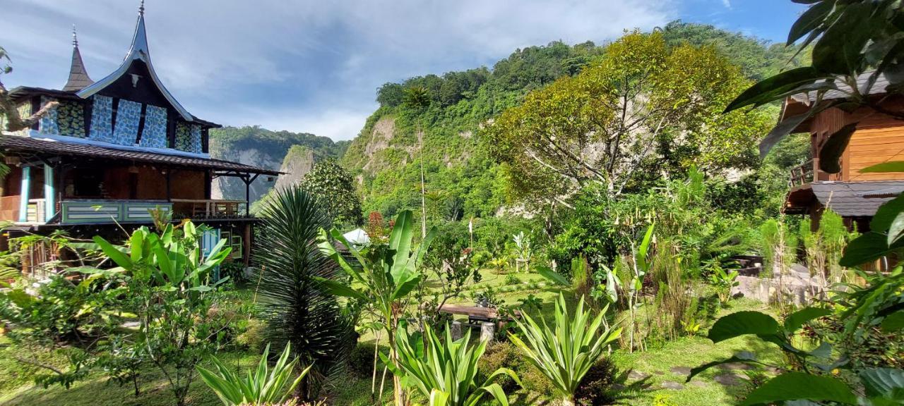 Canyon Jungle Stay บูกิตติงกี ภายนอก รูปภาพ