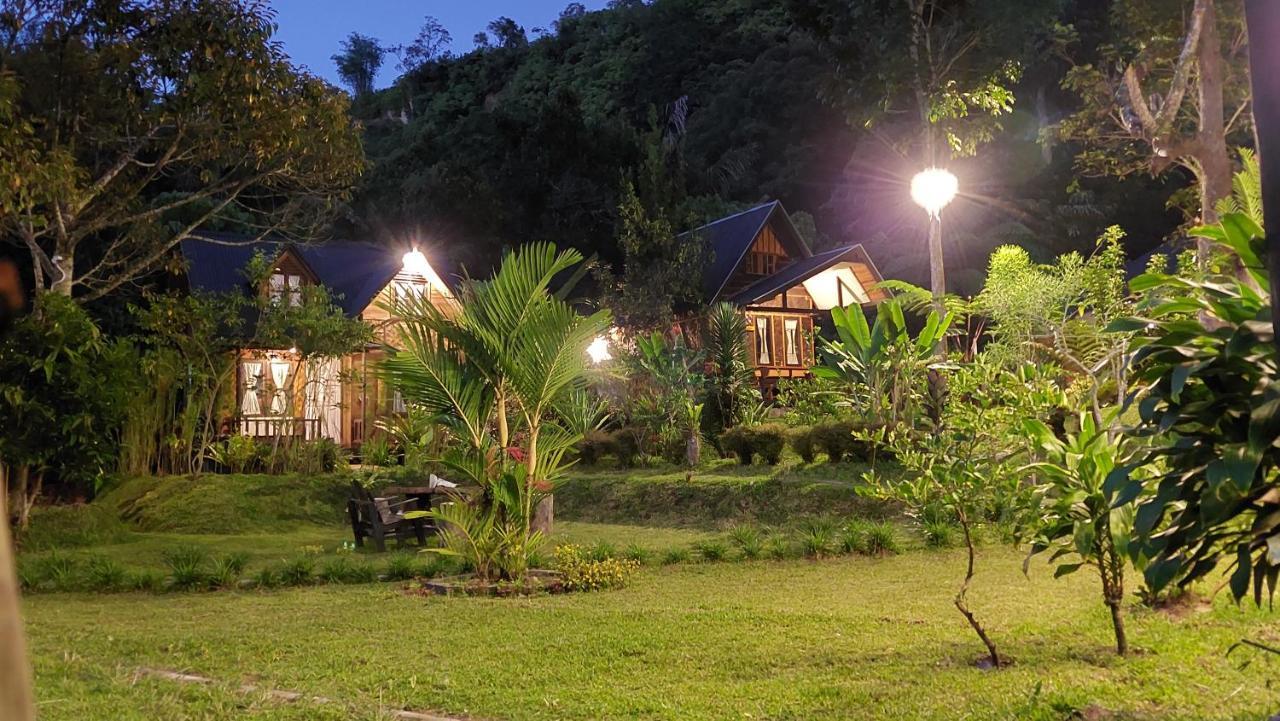Canyon Jungle Stay บูกิตติงกี ภายนอก รูปภาพ